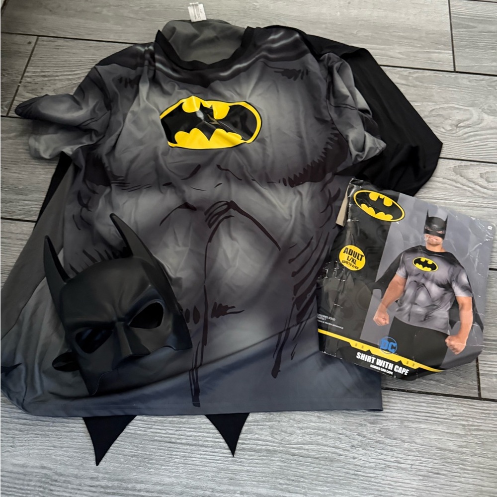 Batman Costume Shirt with Cape and Mask -Adult